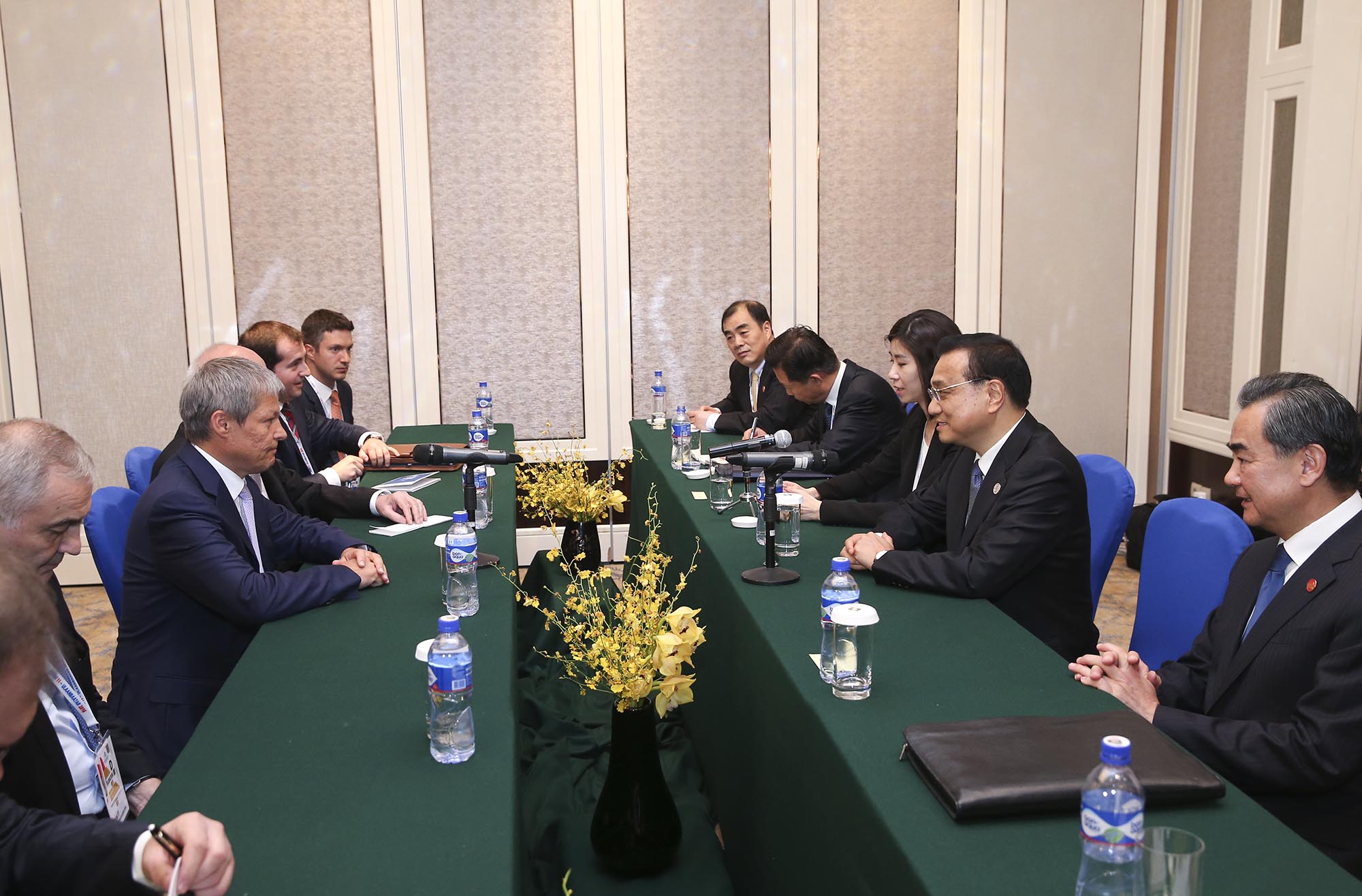 实录:李克强访问蒙古国并出席第十一届亚欧首