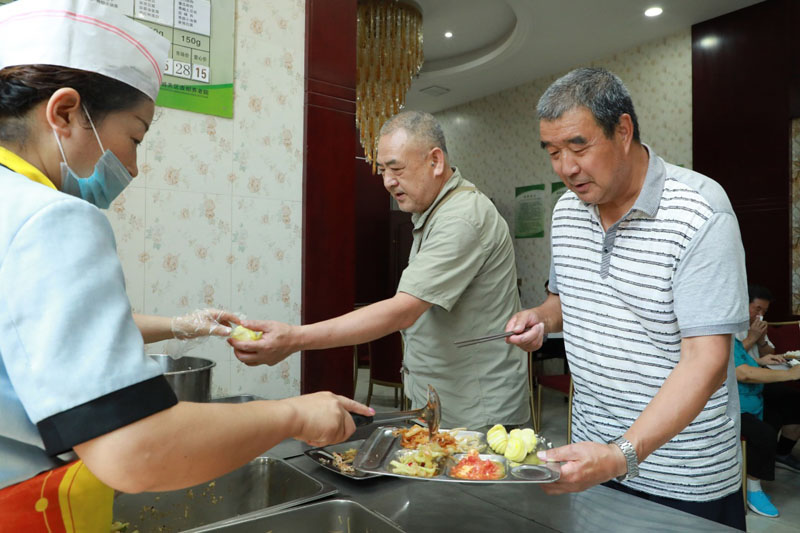 习近平总书记牵挂的民生事之“老有所养”篇：为了最美夕阳红