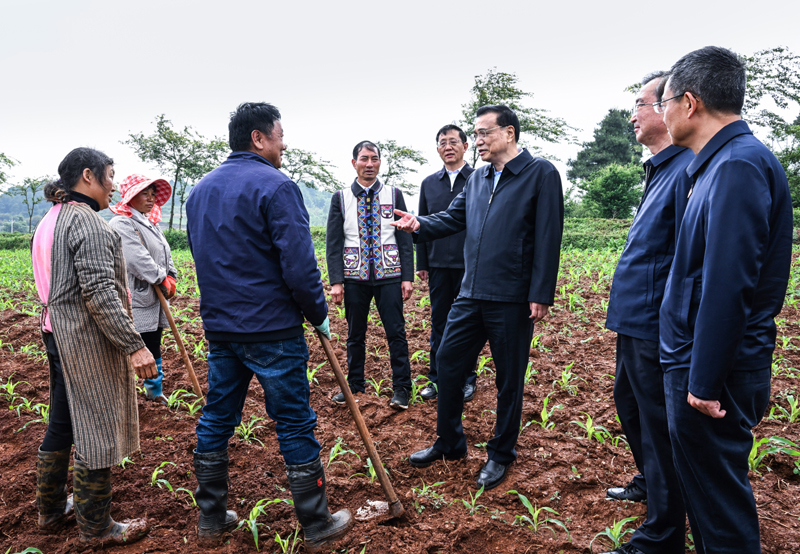 李克强在云南考察时强调：上下齐心协力 加大市场主体纾困力度 切实稳就业保基本民生